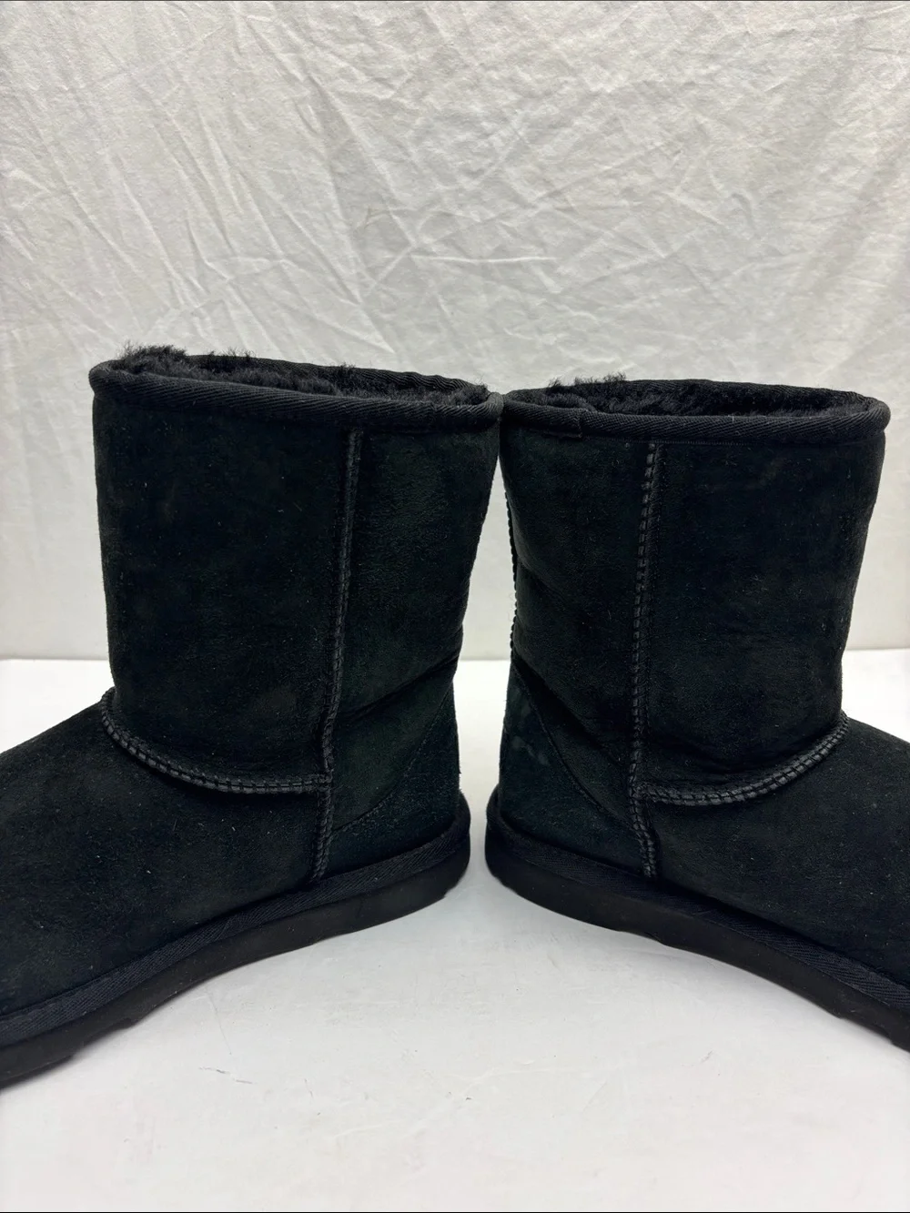 UGG Classic Short Boots, SZ 5 big girl, box 56